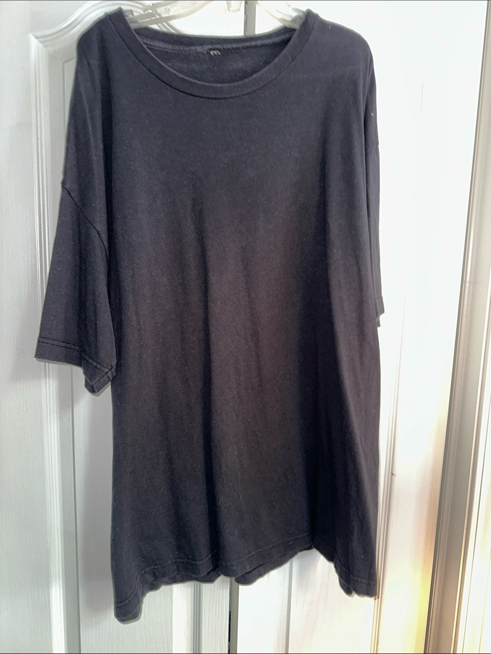 Men’s black shirt (XL)